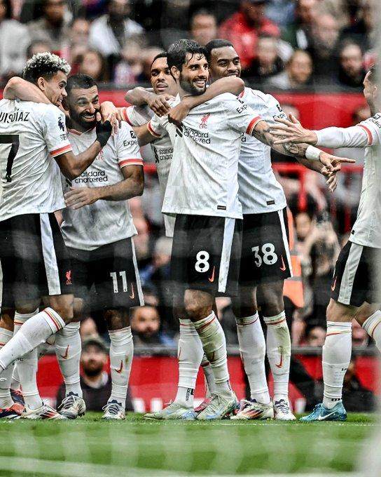 开云体育官网-【英超】梦剧场真神萨拉赫造3球，利物浦3-0完胜曼联