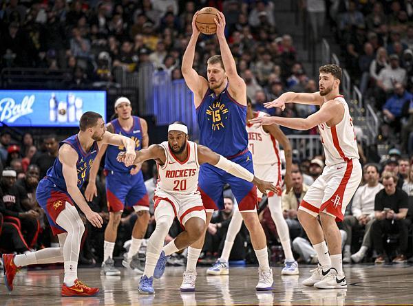 开云体育入口-NBA｜约基奇低配版三双拿捏火箭，强强对话名不符实